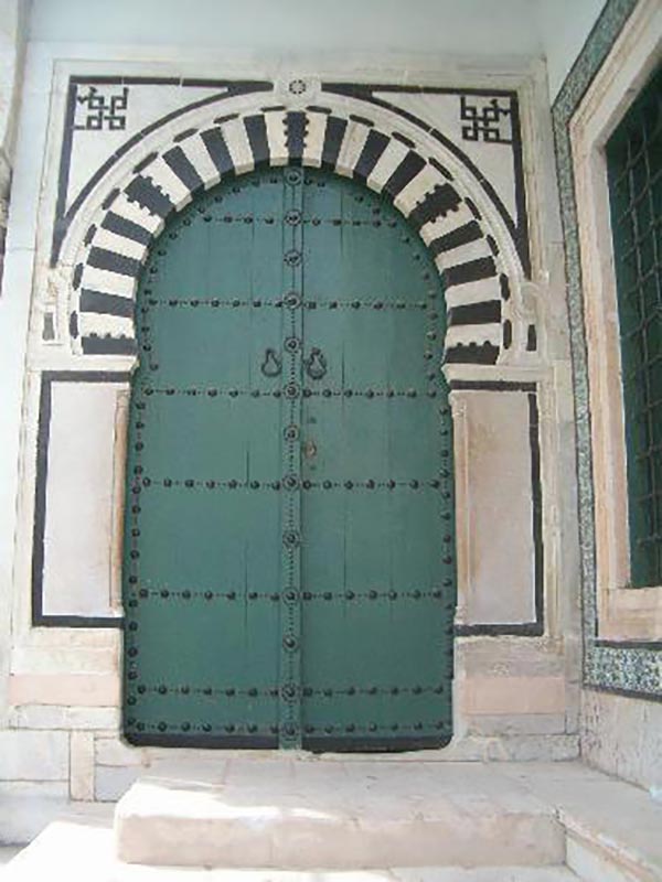 3068269-Tunisia_Tunis_Medina_of_Tunis_a_door-Tunis.jpg