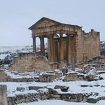 En Photos : Le bel amphithéâtre de Dougga recouvert de neige