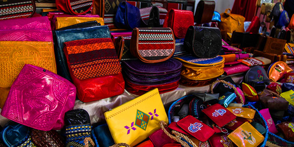 Artisanat en cuir tunisien de la Médina, sacs et portefeuilles faits main