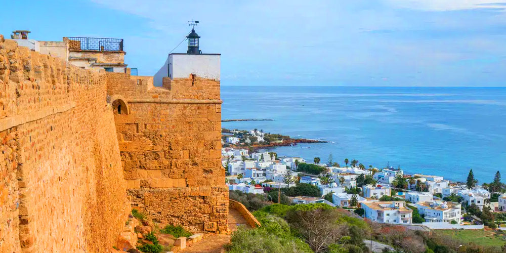 Vue panoramique de Kélibia avec sa citadelle et son littoral