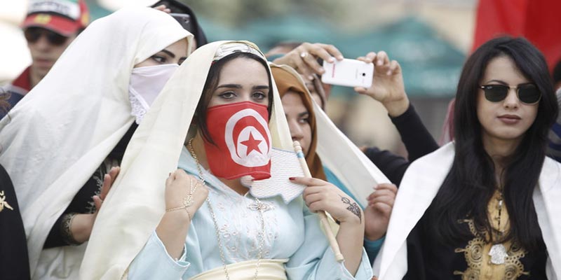 Une évasion visuelle vigoureuse : Des Yeux des Tunisiennes qui disent tout