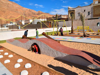En photos : Les enfants de Gafsa découvrent la nouvelle aire de jeux Ã  El Guettar