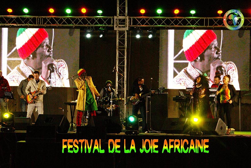 En photos : Le concert de Alpha Blondy au Festival de la joie africaine Ã  Douz