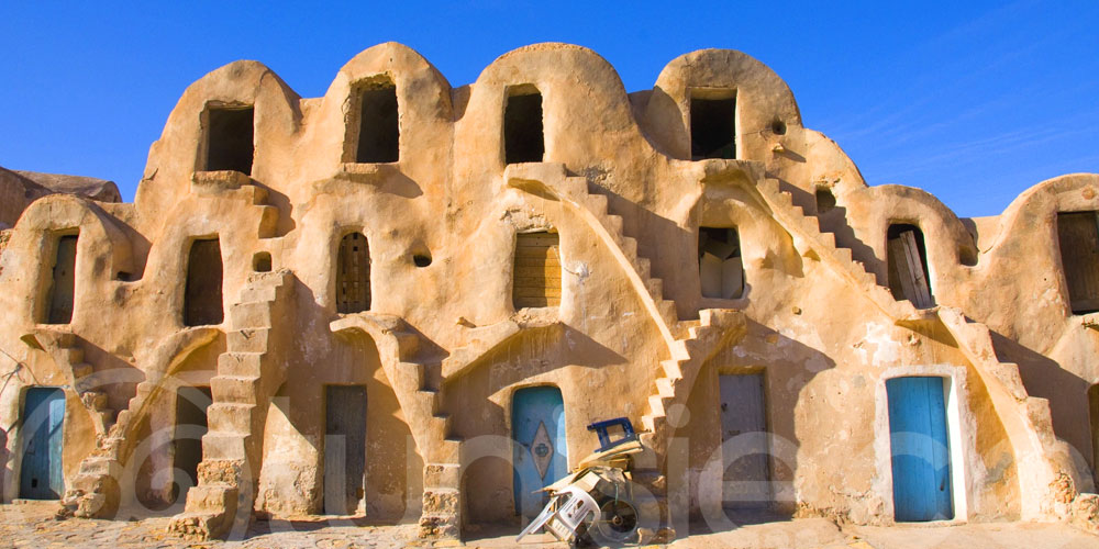 Rénovation des maisons de la culture à Douz et El Faouar en 2025