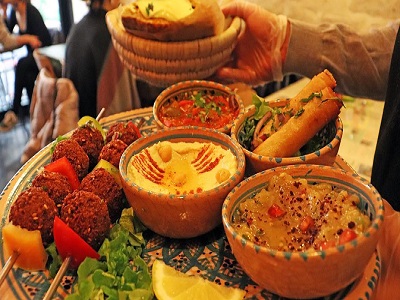 Lyoom, où manger tunisien en plein cœur de Paris (vidéo)