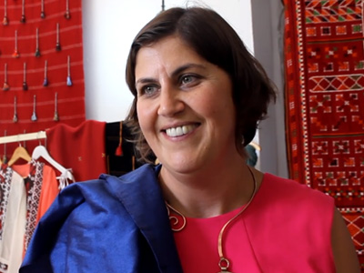 En vidéo : Ambassadeur Carol McQueen sous le charme du tissage artisanal tunisien Ã  Denden