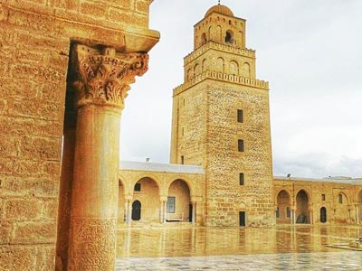 En Photo : La prestigieuse Mosquée Okba Ibnou Nafaâ de Kairouan sous un ciel pluvieux