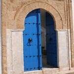 Les portes cloutées, de Sidi Bou SaÃ¯d Ã  Nefta : tout un savoir-faire artisanal unique