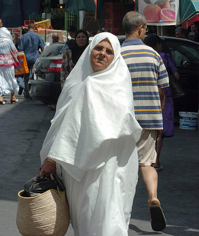 regard-expressif-femme-tunisienne-130818-04.jpg