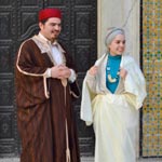 'Kharja Tounsia' avec l'habit traditionnel tunisien le 15 mars 2015 Ã  la Médina de Tunis