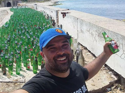 En une journée, ils ramassent 1 775 bouteilles à la plage de Gammarth