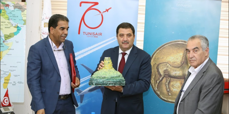 Signature d’une convention de partenariat entre le Festival International de Carthage et Tunisair