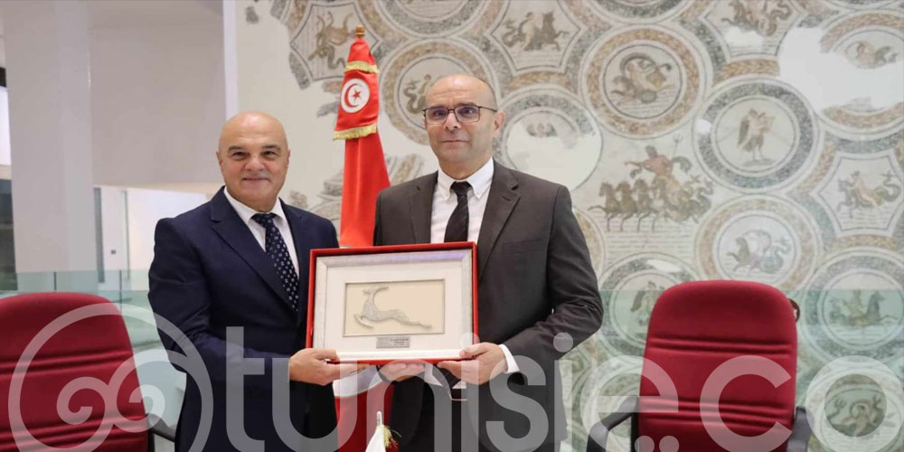 Signature d'un accord cadre entre l'institut national du patrimoine et Tunisair
